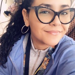 Meet your Posher, Ana